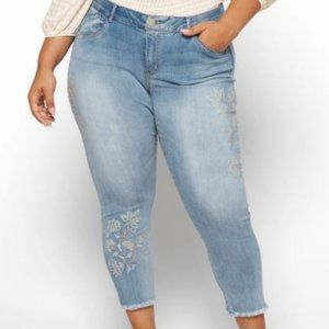 DEMOCRACY High Rise Ab Solution Embroidered Fray Hem Jean